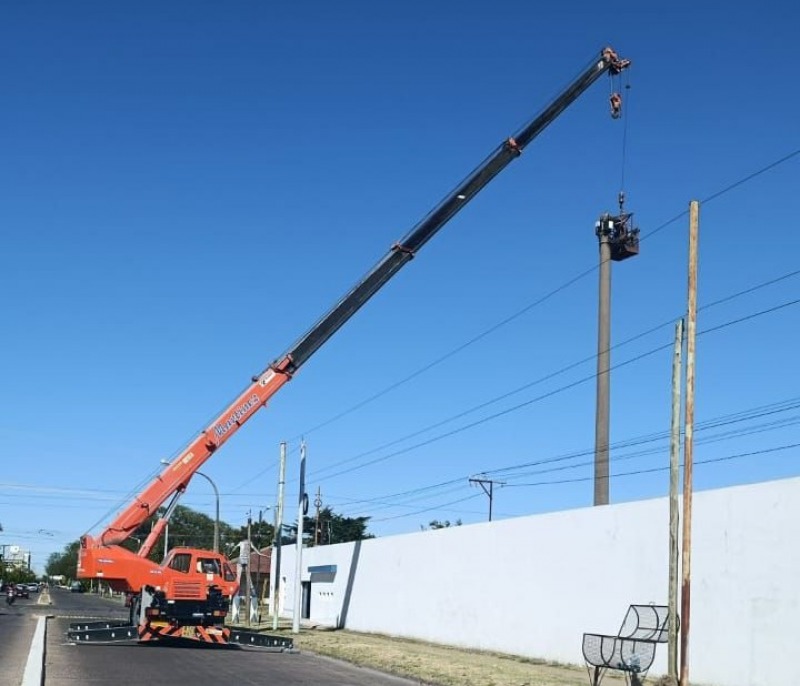 El Fort�n moderniza la iluminaci�n del Estadio Ricardo S�nchez