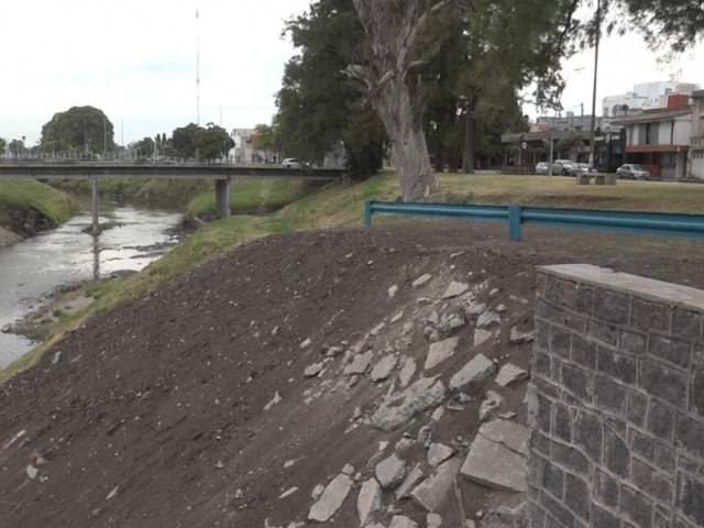 Sigue cambiando su imagen la ribera del arroyo Tapalqu�