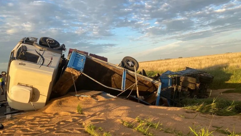 Volc� un cami�n en la Ruta 65, en cercan�as de Bol�var