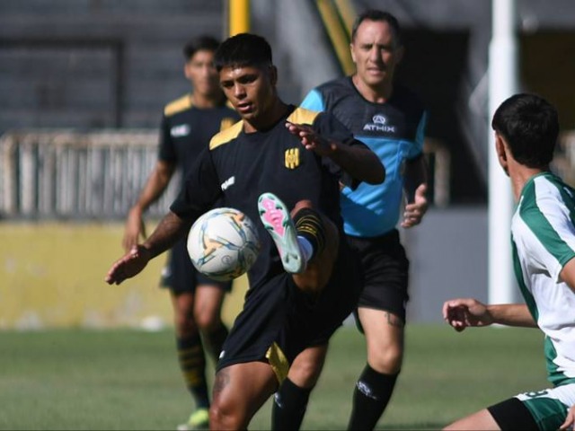 Gol de Braian Guille en la goleada de Olimpo en un amistoso