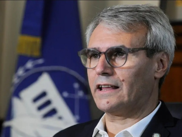 �La ley del gobierno es de desfinanciamiento del sistema�