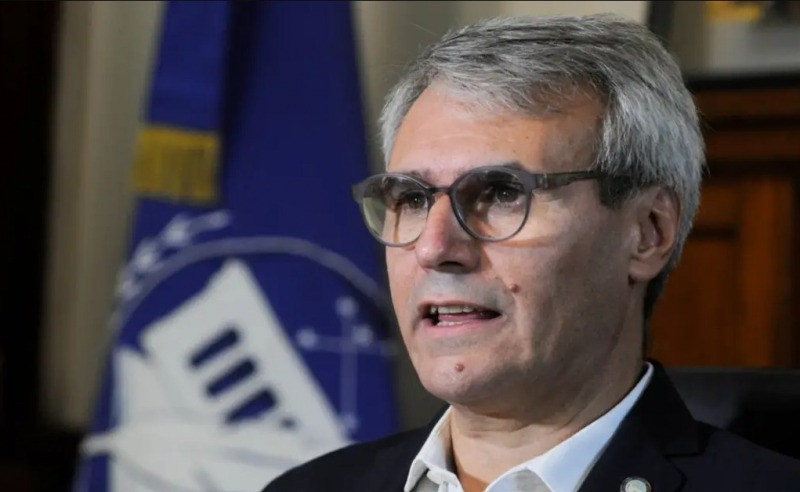 �La ley del gobierno es de desfinanciamiento del sistema�