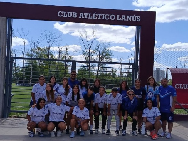 El Fort�n se midi� con Lan�s y sum� experiencia de alto nivel