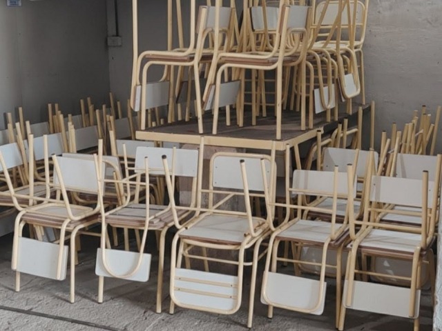 Entregaron mobiliario escolar fabricado por internos del SPB