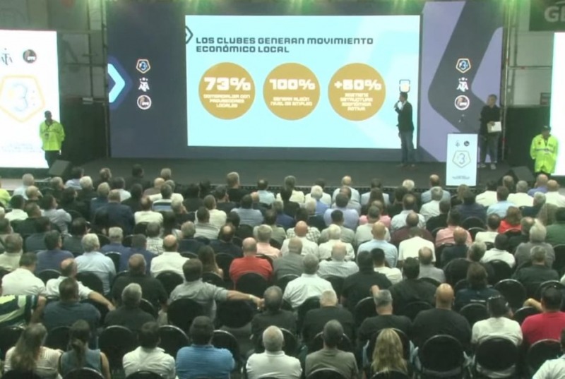 El f�tbol del interior mueve 290 mil millones de pesos por a�o