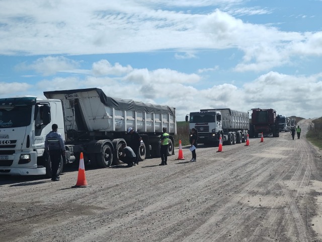 El Municipio control� camiones de carga minera