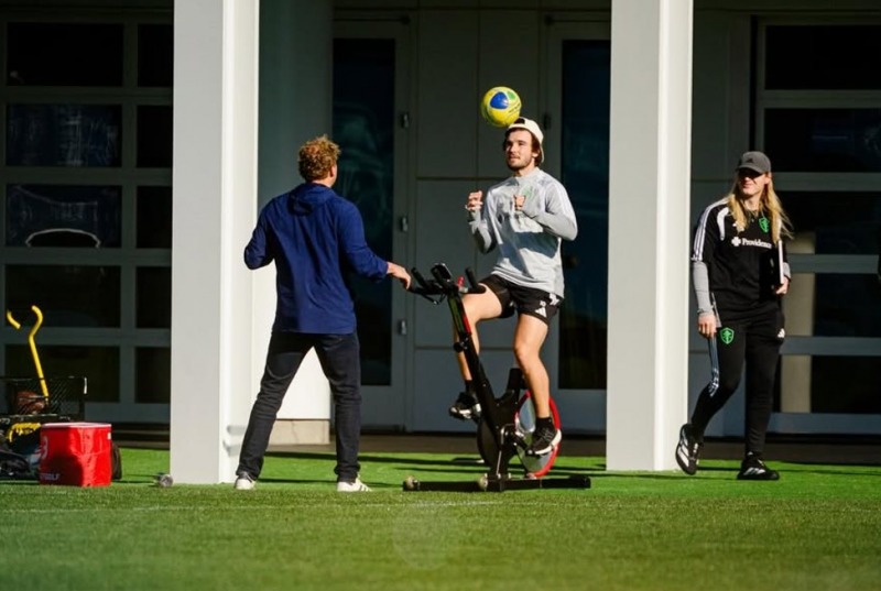 Pedro De la Vega volvi� a pisar el verde c�sped