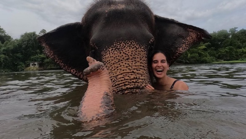 La �pica rom�ntica de Emily Burgos en Australia