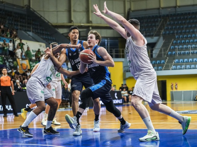 Diez se qued� con el duelo olavarriense y es finalista