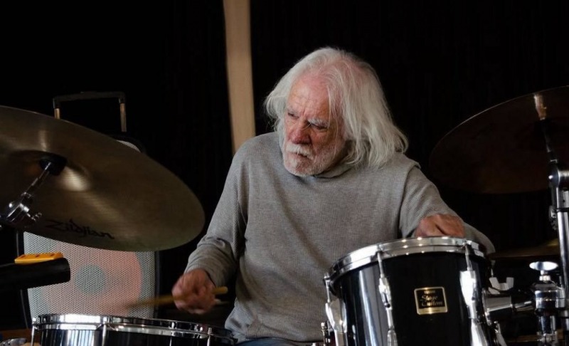 Cl�nica de bater�a a cargo de Roberto Peyrano