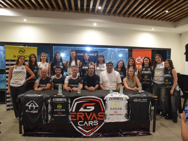 Hist�rico: Estudiantes present� su equipo de b�squet femenino
