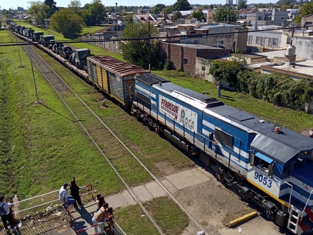 Pas� por Olavarr�a el tren con material del Ej�rcito Argentino
