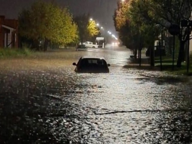 Inundaciones: llovi� mucho en pocos minutos en Coronel Su�rez