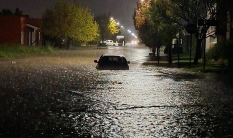 Inundaciones: llovi� mucho en pocos minutos en Coronel Su�rez