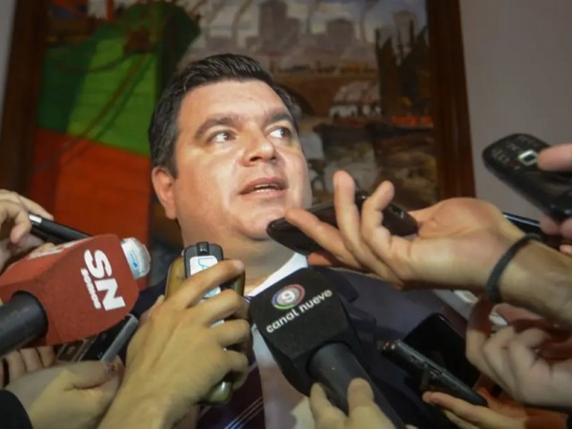 Le balearon el auto y le dieron 15 d�as para que deje Bah�a Blanca