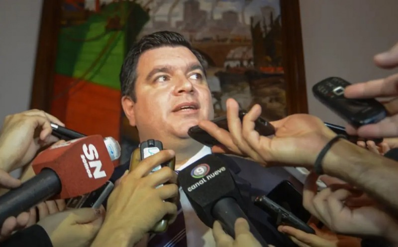 Le balearon el auto y le dieron 15 d�as para que deje Bah�a Blanca