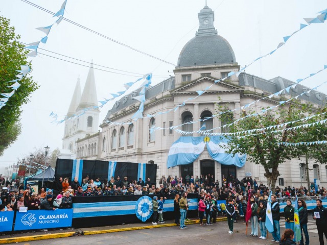 Convocan a instituciones a participar del Desfile Patrio