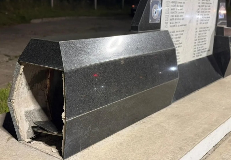 Vandalizaron el memorial central que recuerda al ARA San Juan