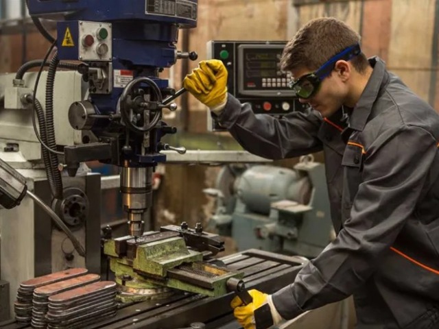 Industria: se pierden 9 empleos por hora y se agrava la informalidad