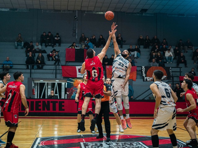 Racing gan� en Tandil y se adelant� en la serie