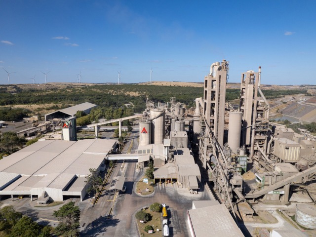 Cementos Avellaneda adquiri� la hist�rica empresa Protex
