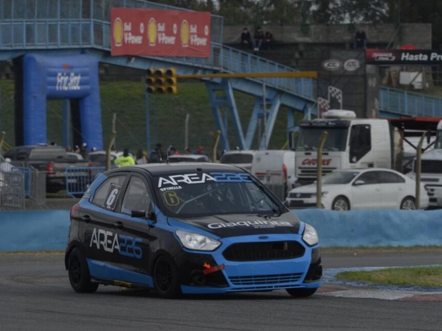 Spinella gan� en Rosario y Pezzucchi volvi� al podio