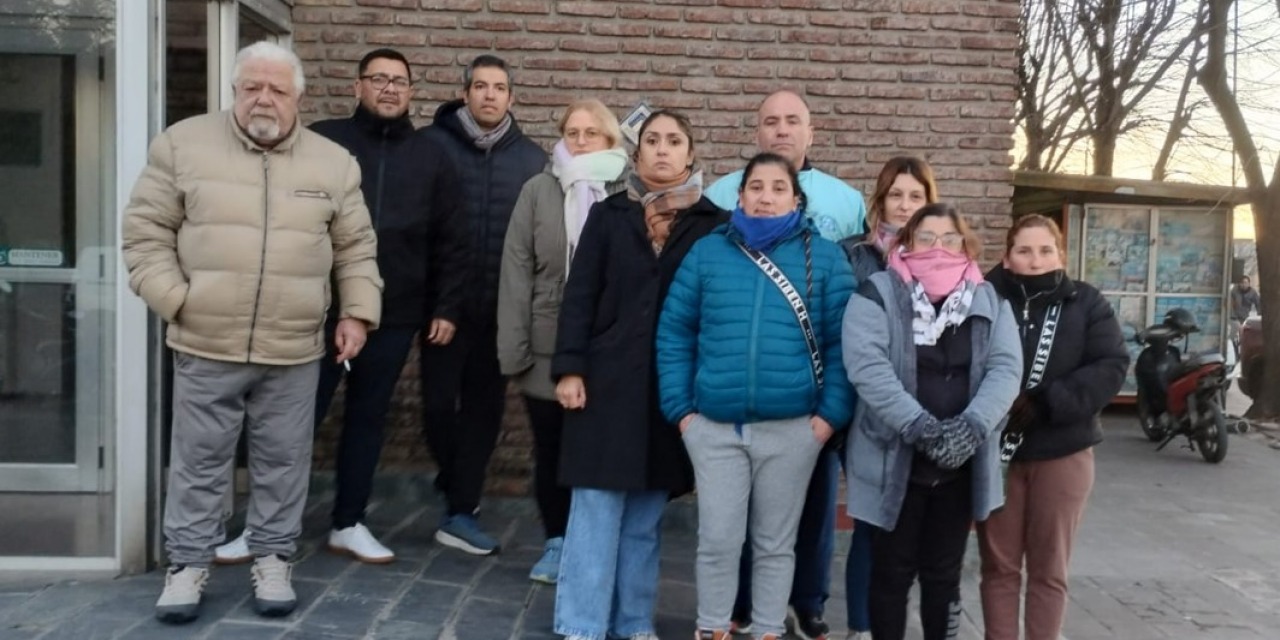 Protesta por el despido de trabajadores en Cemeda