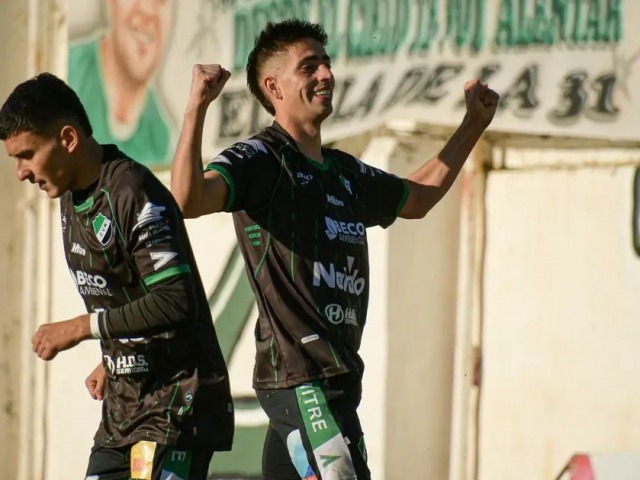 Con un gol de Battigelli, Villa Mitre se meti� en el Nonagonal