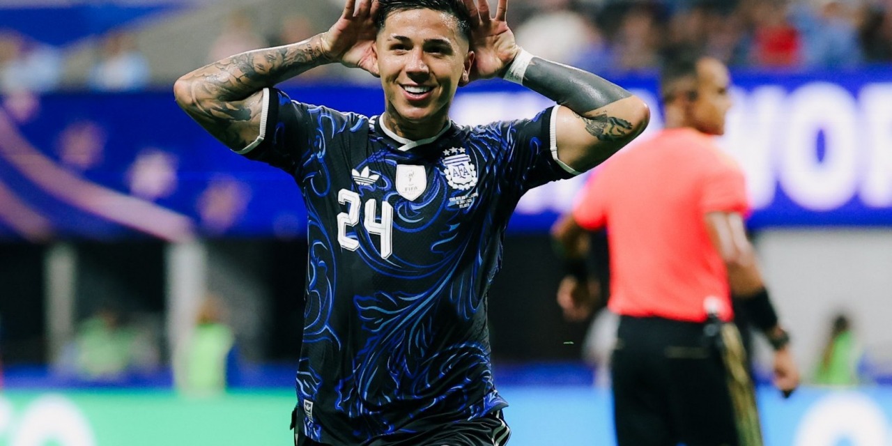 Argentina dio vuelta un partidazo ante Inglaterra y jugar� la final del Mundial