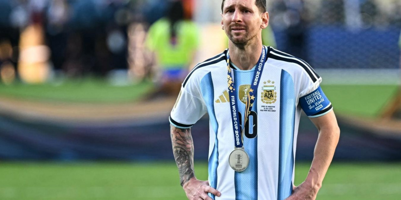 Messi no viaja con sus compa�eros de regreso a la Argentina