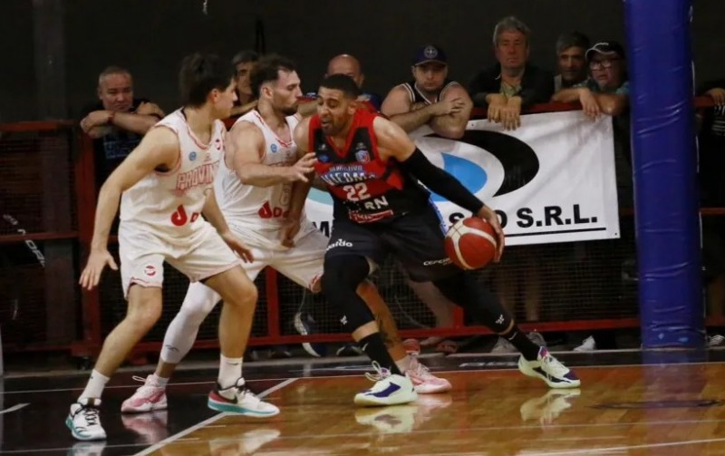 Jeffrey Merchant continuar� en Deportivo Viedma