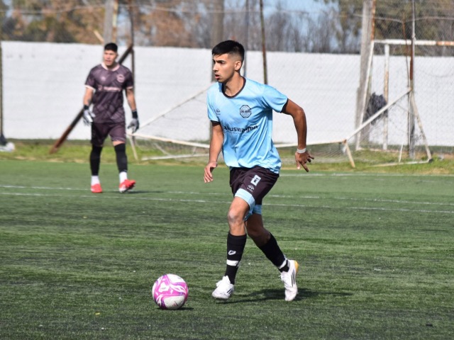 Racing sum� a Mateo G�mez Navarro como segundo refuerzo