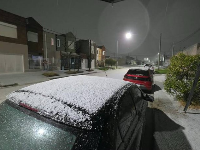Fuerte tormenta de granizo y nieve cubri� de blanco a Bah�a Blanca