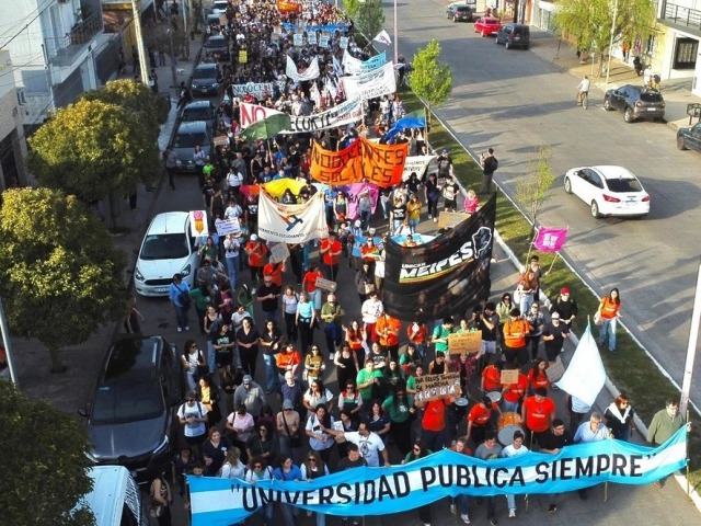 Los docentes universitarios vuelven al paro este mi�rcoles