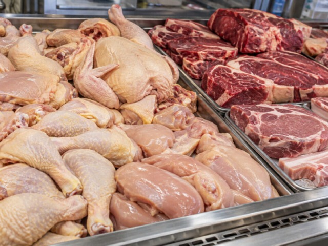 El pollo super� por primera vez en la historia a la carne vacuna
