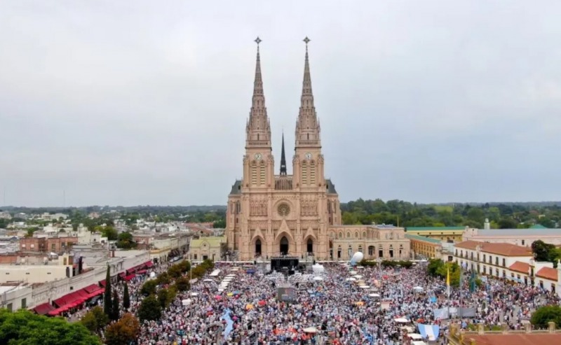 Visita del Papa: piden hasta $15 millones por una noche en Luj�n